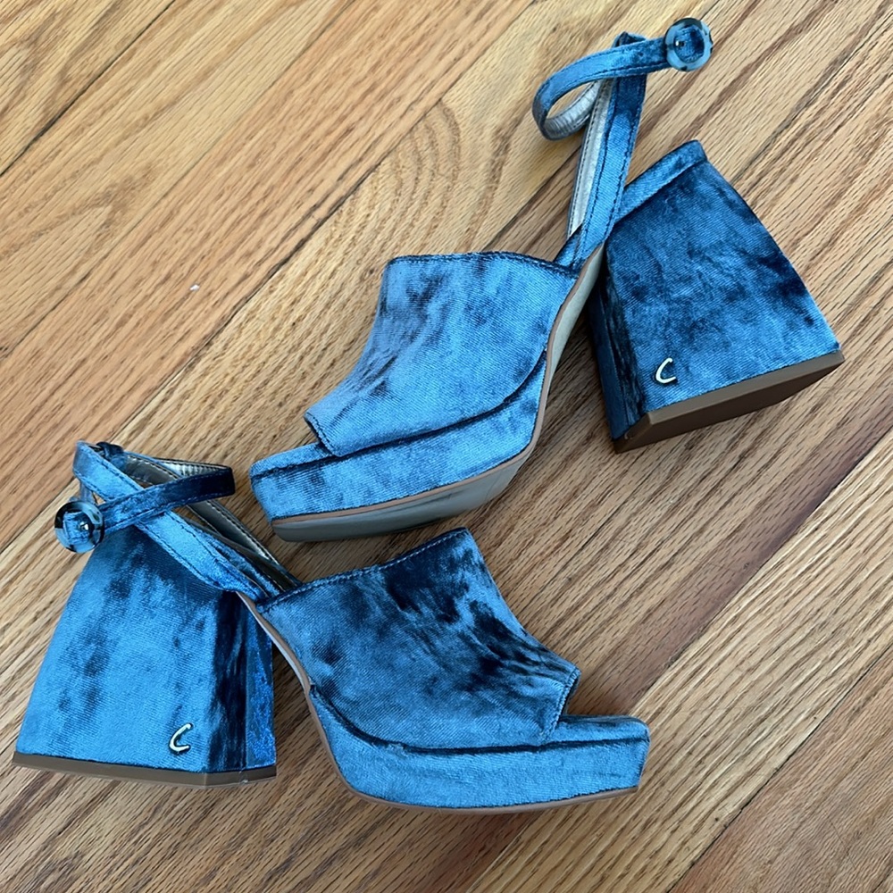 NWOT Circus by Sam Edelman Midnight Velvet Platform Heels